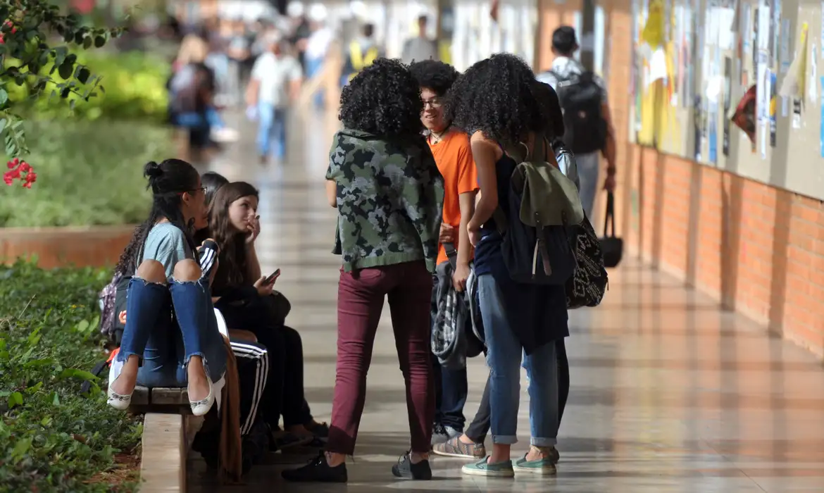 Raízes Comex amplia oportunidades profissionais