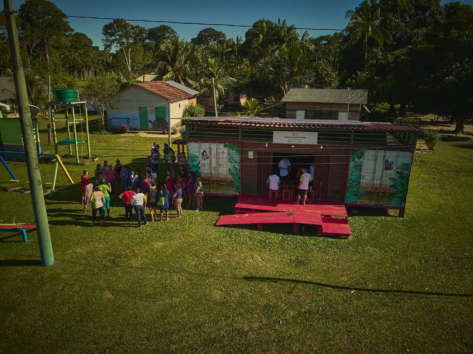 Solar Community Hub da Dell expande conectividade e conservação na Amazônia