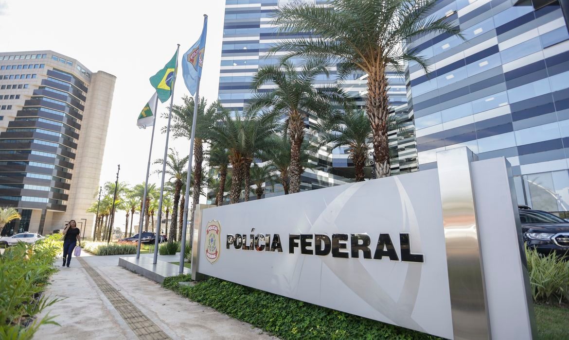 PF prende hacker do caso Banco Master em operação com Interpol em Dubai