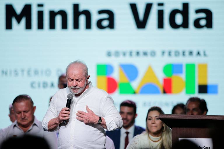 Lula entrega moradias em Manaus e anuncia investimentos no AM
