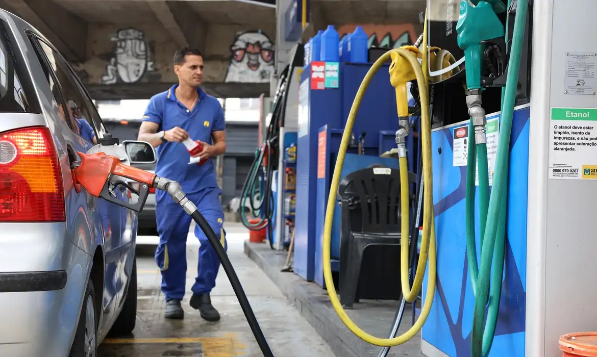 Governo reduz impacto no preço da gasolina