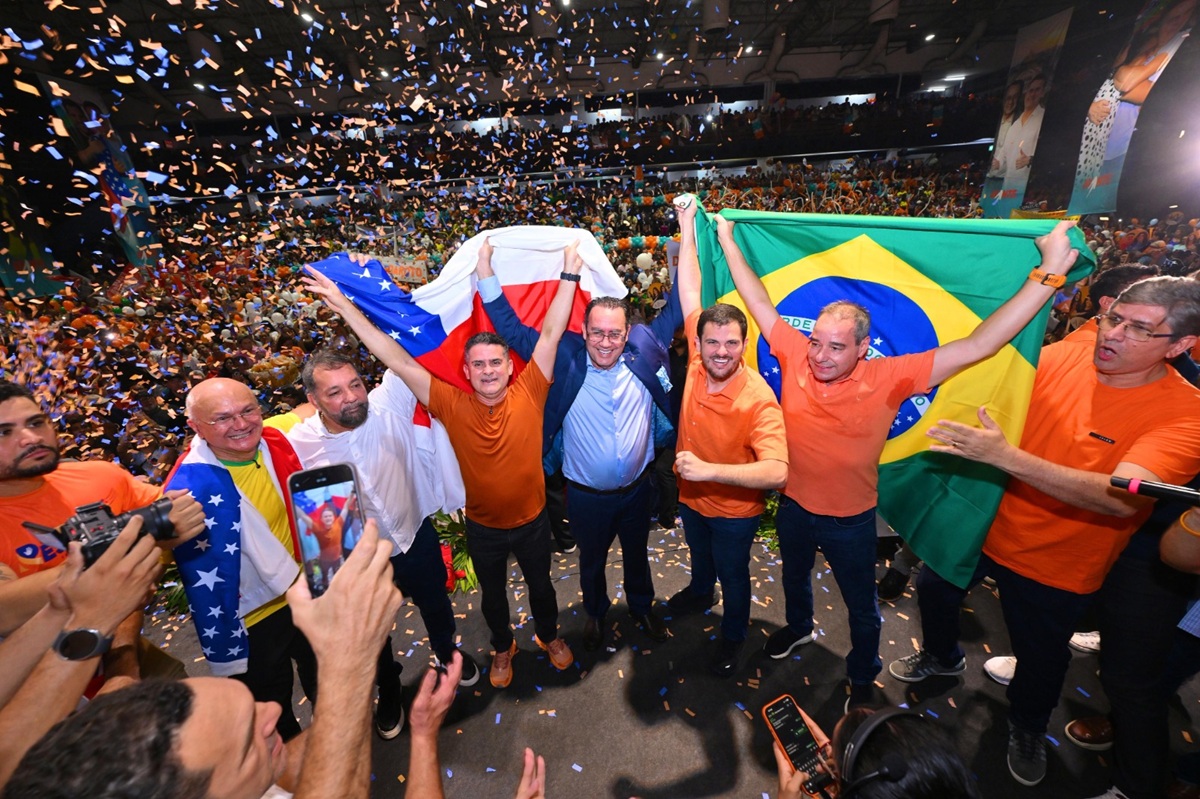 Evento político lota espaço em Manaus