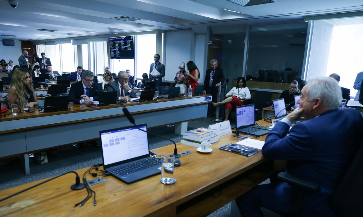Proposta retira Banco Central do orçamento federal