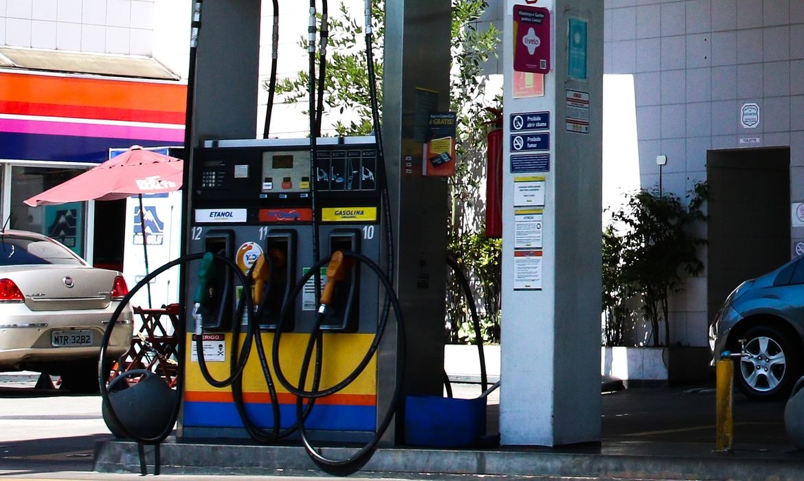 Petróleo caro afeta Brasil