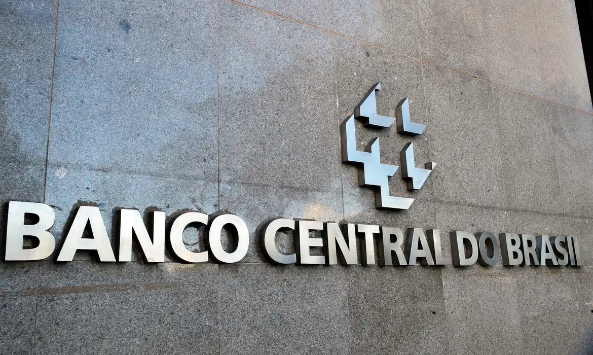 Selic 13,75% amplia cautela no cenário econômico