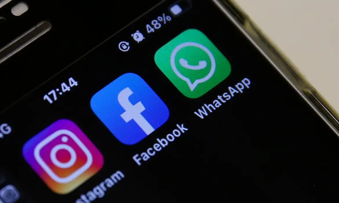 Proibição redes sociais menores vira tendência