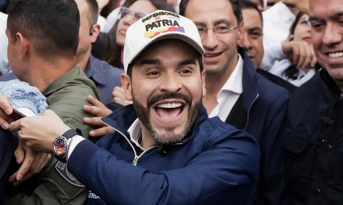 Revisão de votos entra no centro do debate político