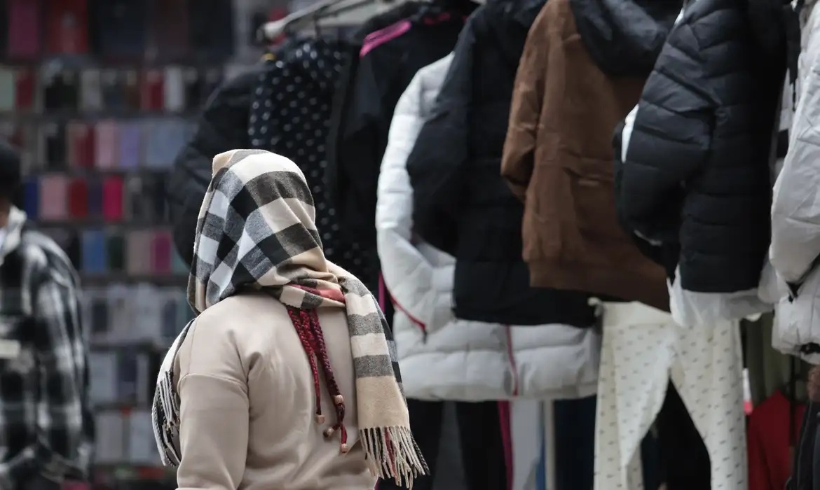 Chuva intensa e frio marcam previsão desta segunda-feira