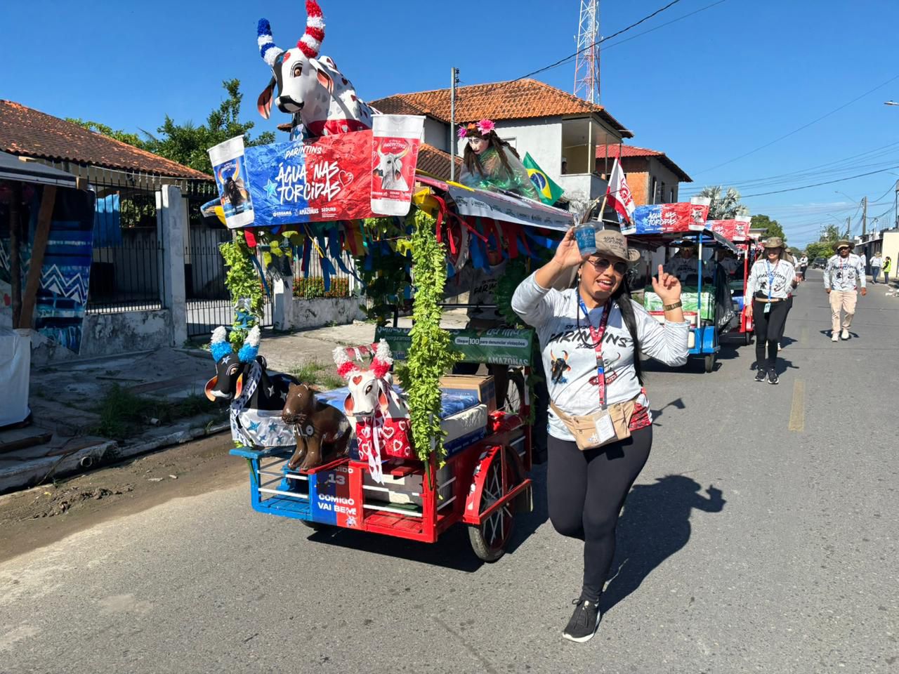 Água nas Torcidas garante conforto no Festival de Parintins
