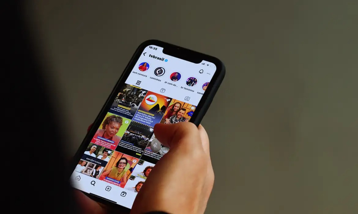 Pensamento crítico ganha destaque em estudo sobre redes sociais