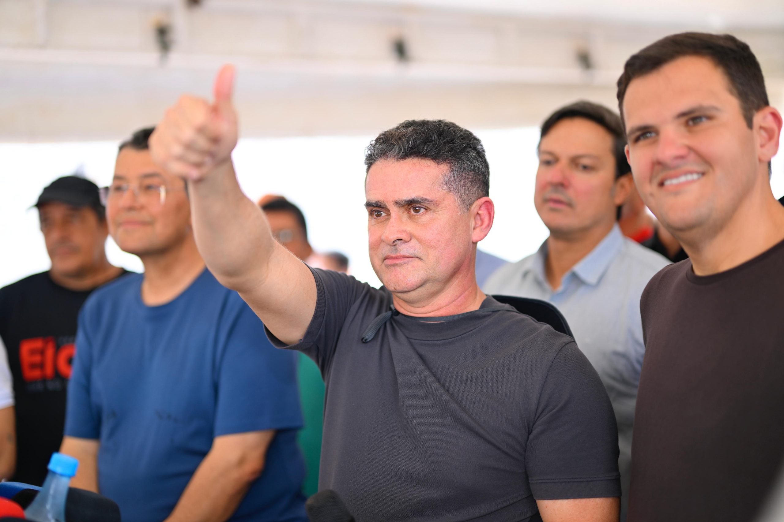Crise no transporte coletivo de Manaus é alvo de críticas de David Almeida