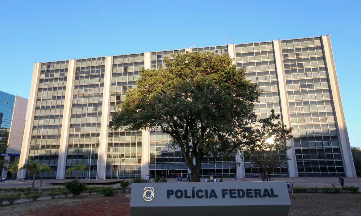 Rede financeira do crime organizado investigada pela PF