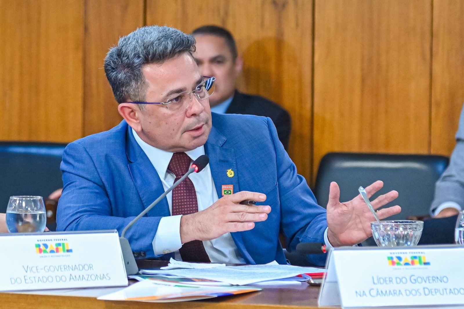 Ausência de Tadeu de Souza reforça especulações sobre alianças para 2026
