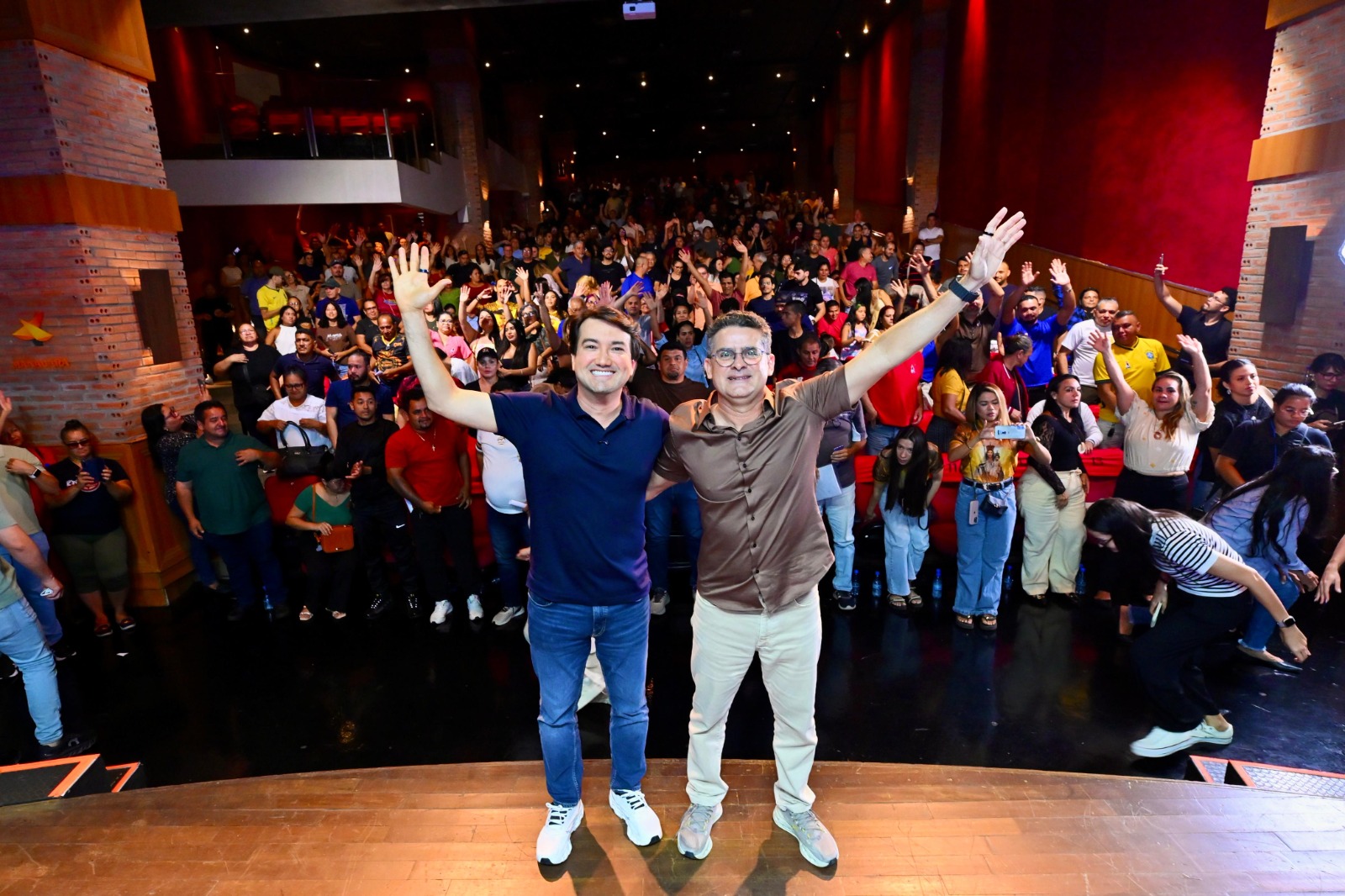 Artistas participam de reunião temática com David Almeida
