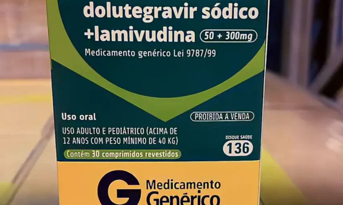 Brasil amplia autonomia na produção de medicamento contra HIV