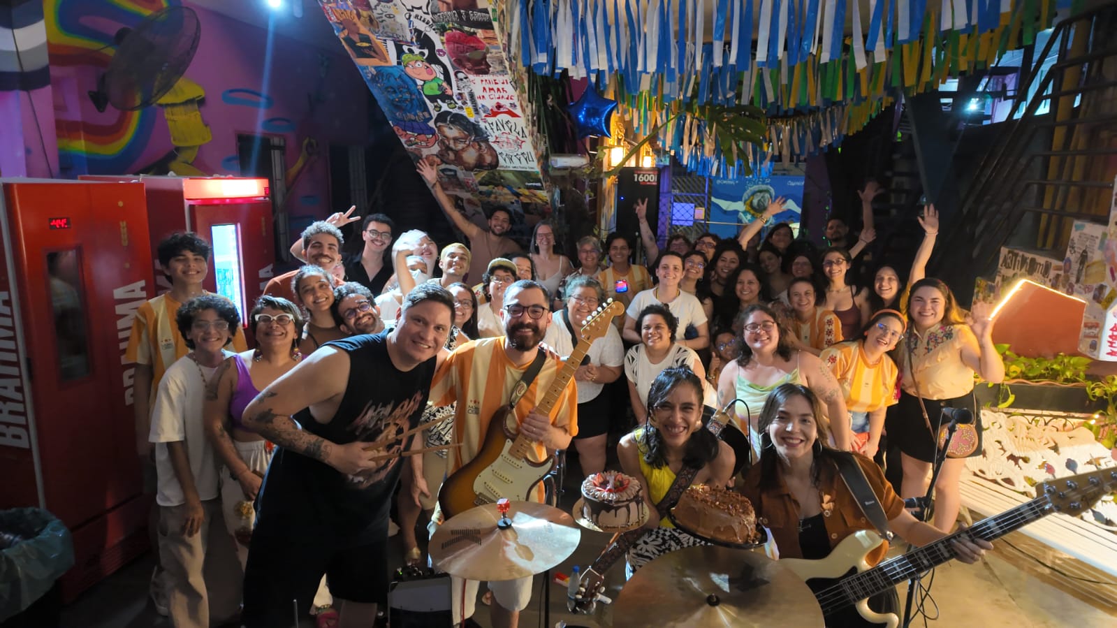 Uma Póvoas apresenta nova fase com álbum autoral