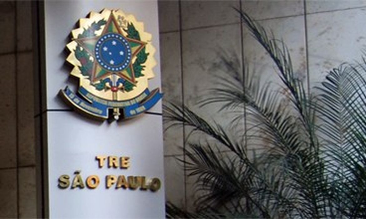 TRE-SP aplica multa de R$ 15 mil contra Lula