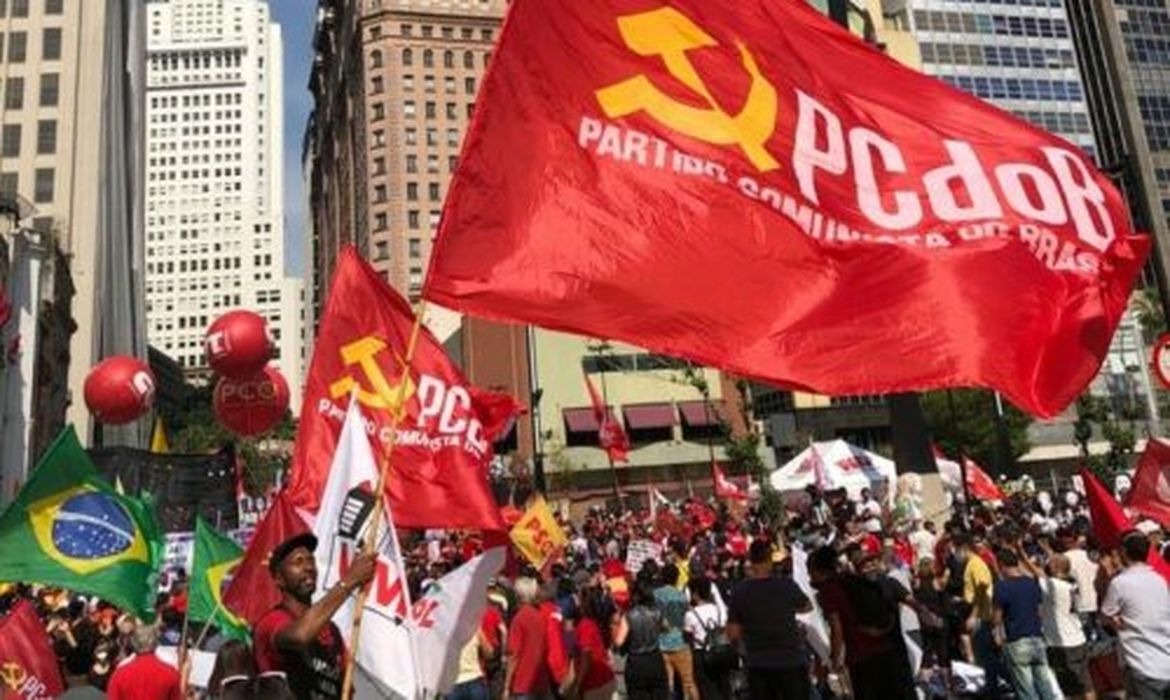 Apoio do PCdoB fortalece base de Lula em 2026