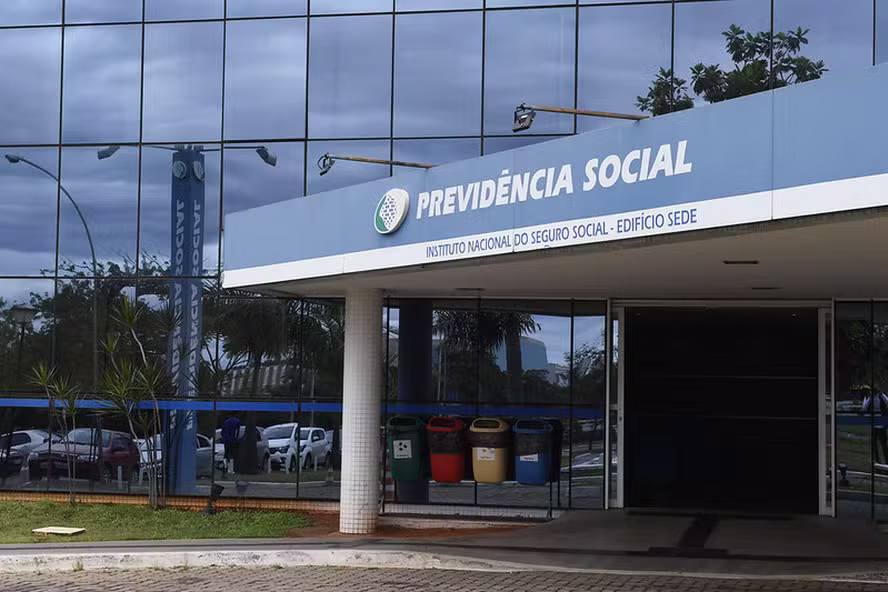 Governo anuncia R$ 547 milhões para aposentados do INSS