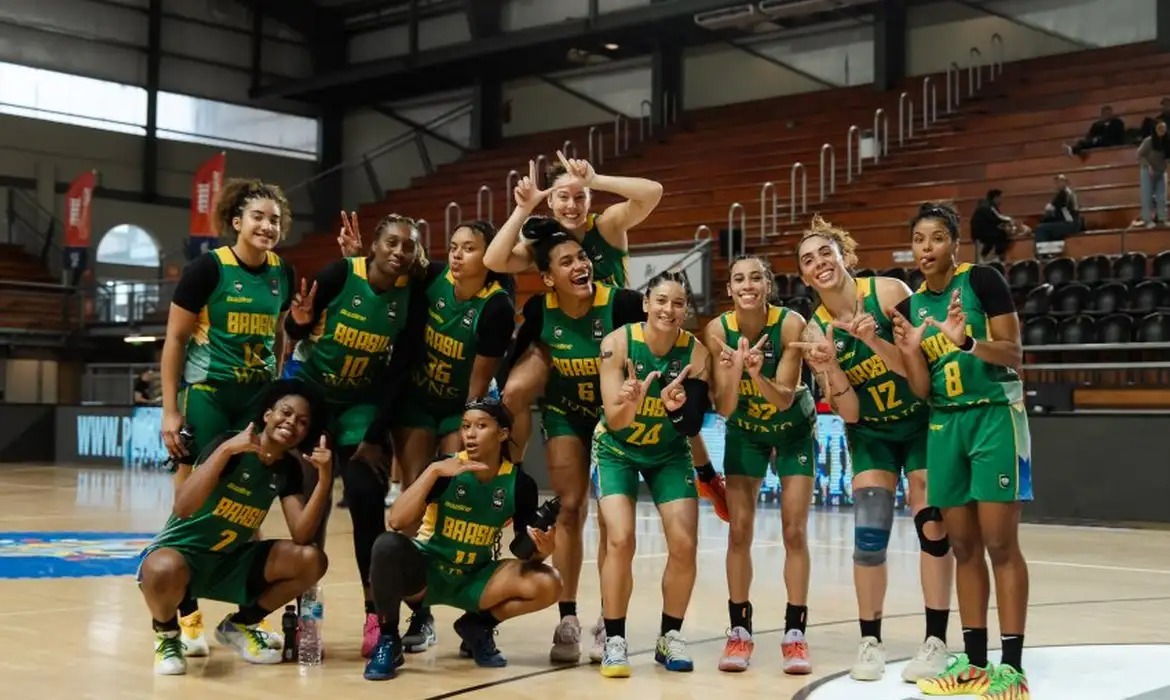Brasil assume liderança do Grupo B após vencer o Chile