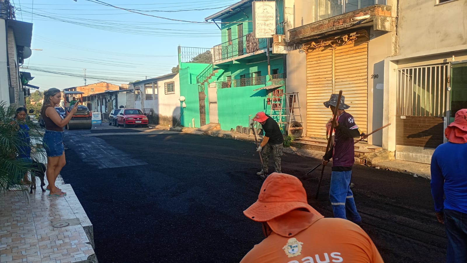 Rua Irene Maciel ganha novo asfalto