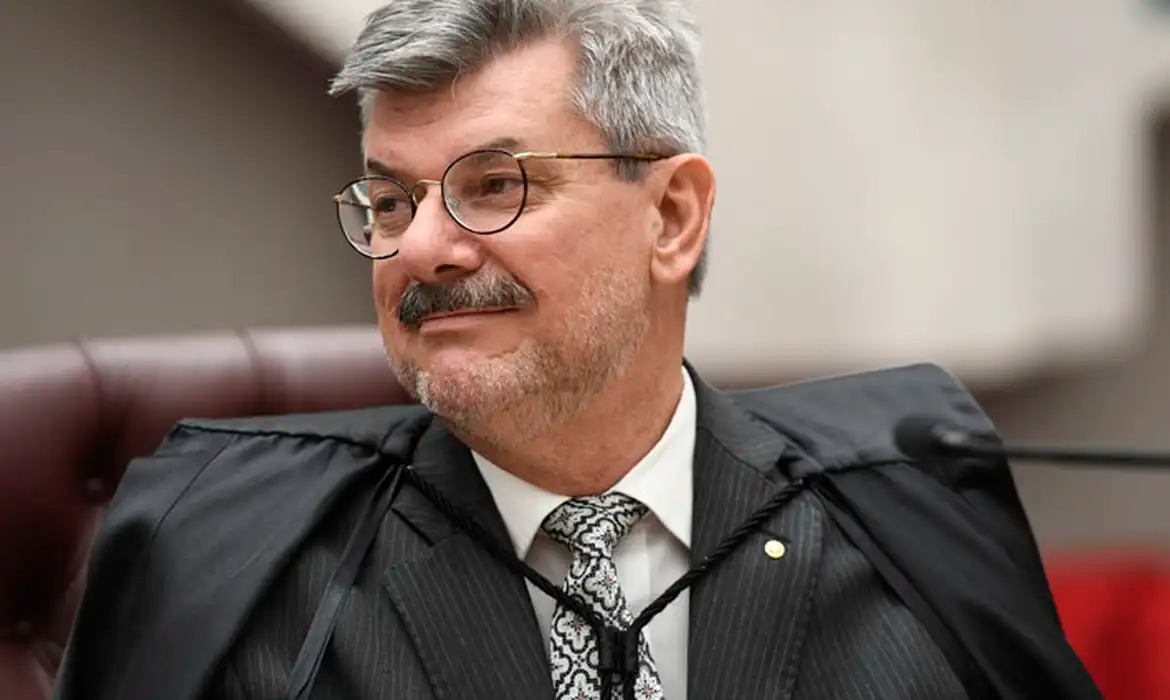 STJ debate punição máxima para ministro investigado