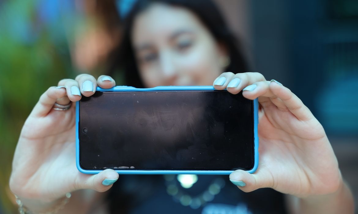 Redes sociais dominam rotina digital dos adolescentes