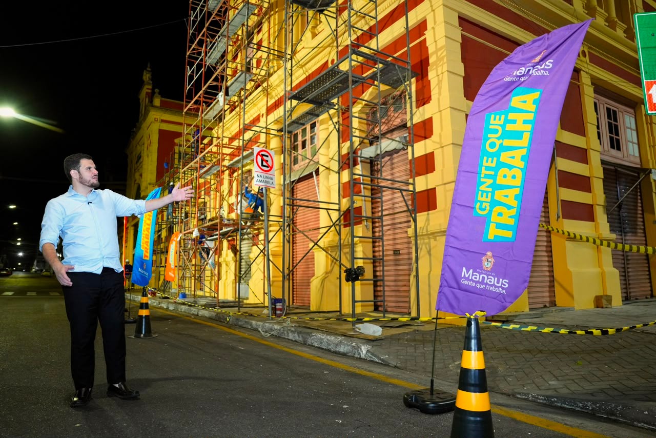 Renato Junior vistoria obras no Mercado Adolpho Lisboa