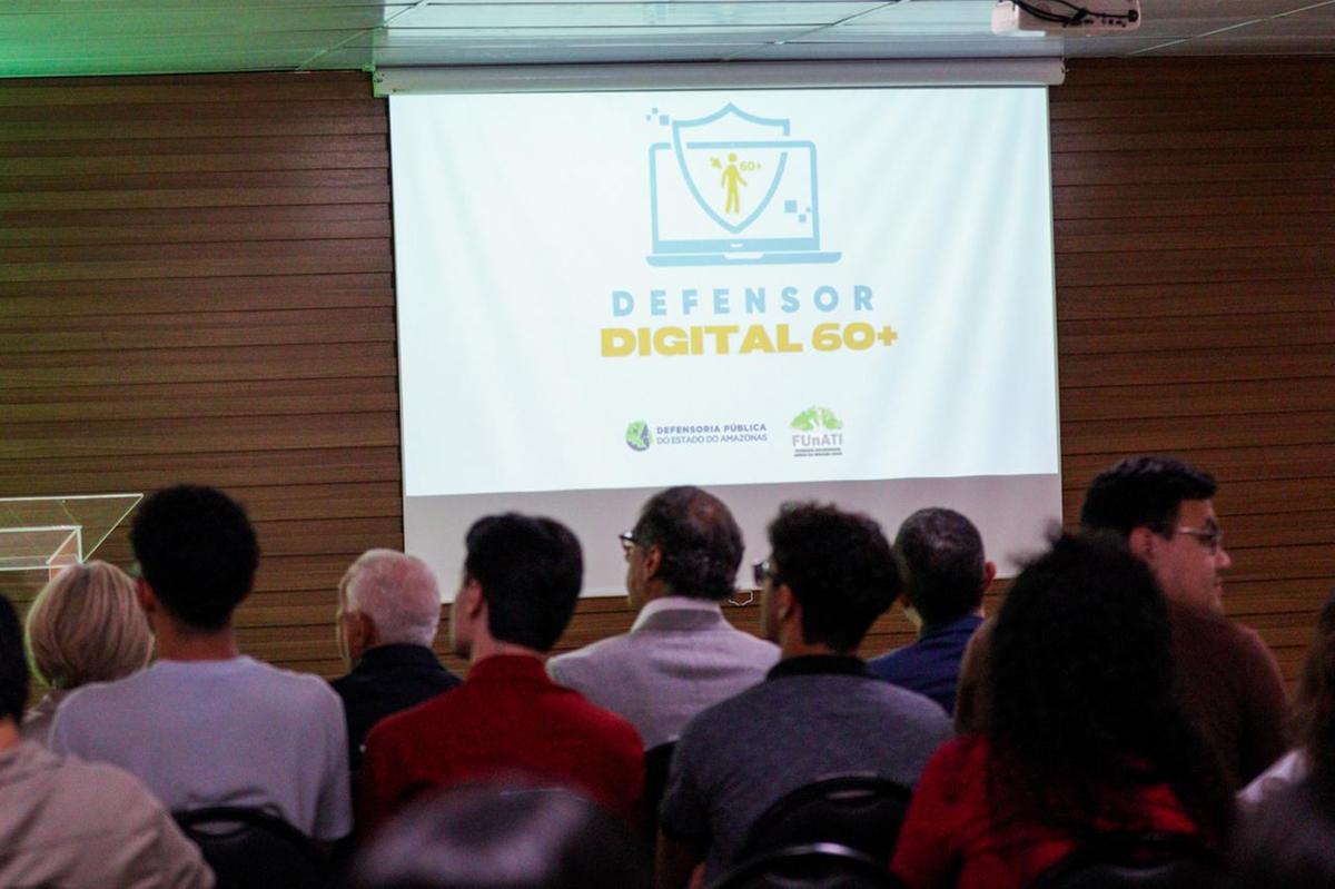Curso gratuito ensina idosos a usar serviços digitais