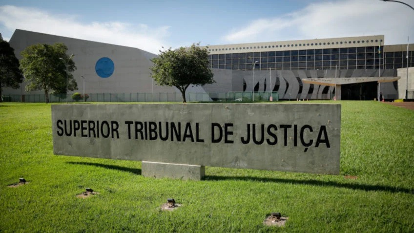 STJ permite retomada de supervisão sobre Medicina