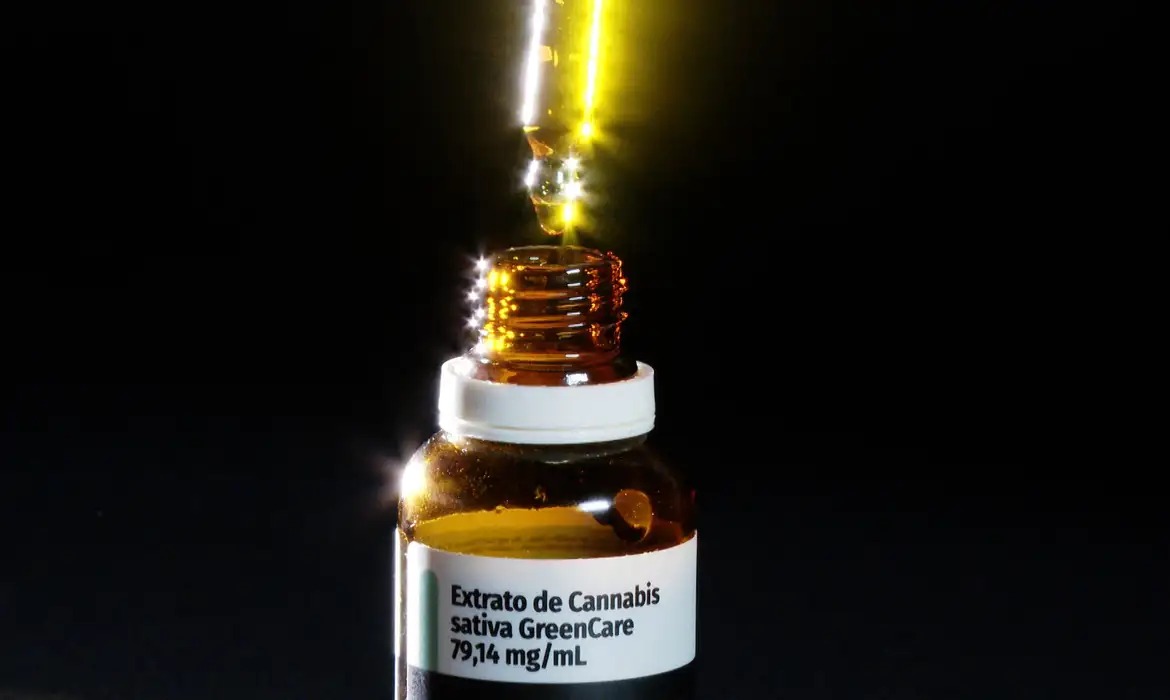 RDC 1.015 atualiza regras para cannabis medicinal
