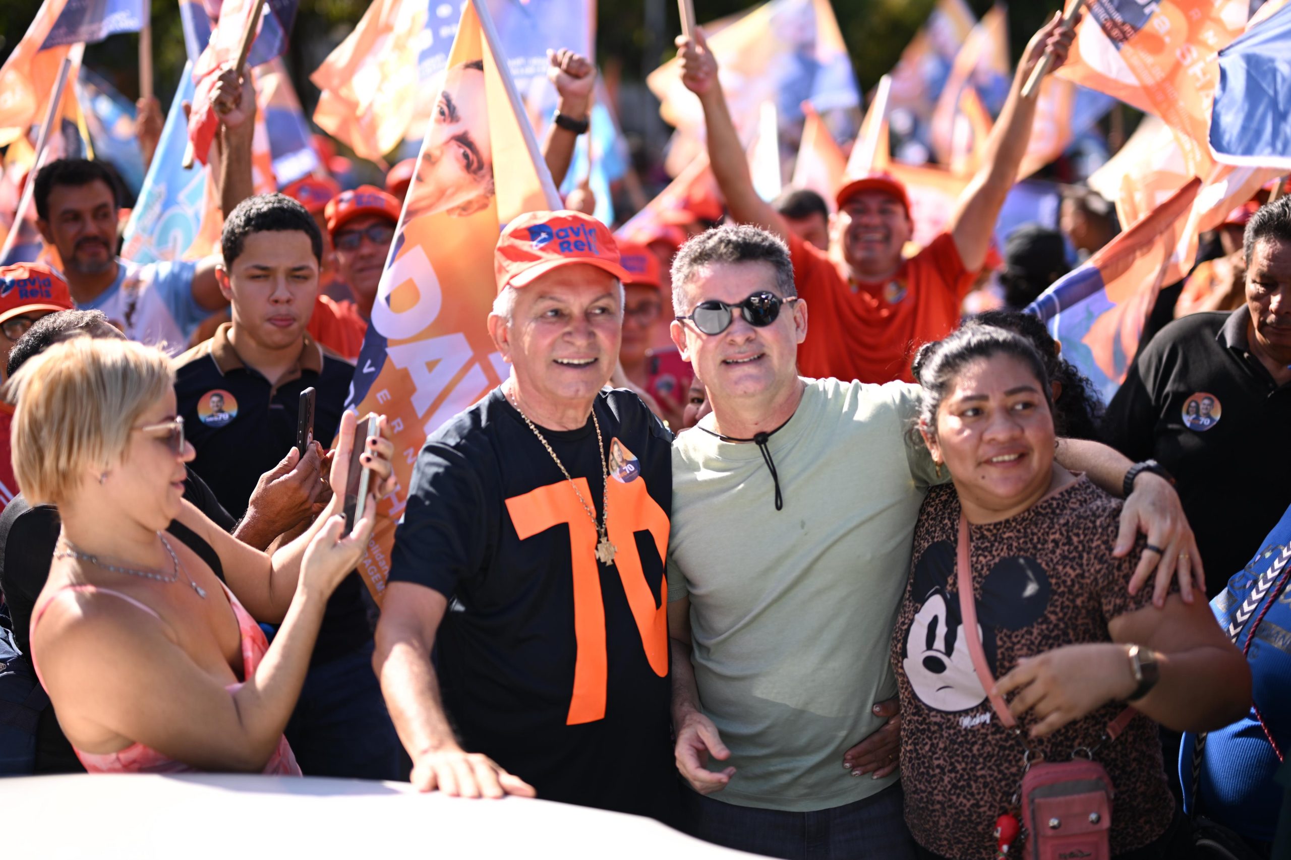 David Almeida percorre pontos de Manaus durante bandeiraços do 70