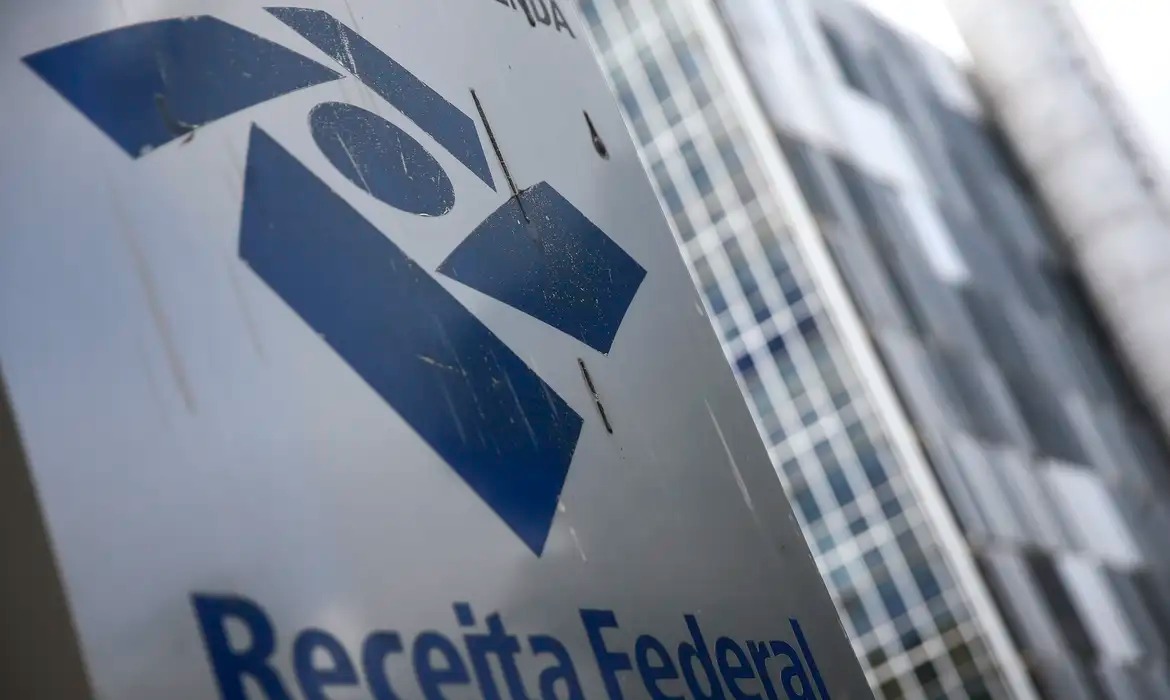 Receita alerta para golpes na restituição do IR