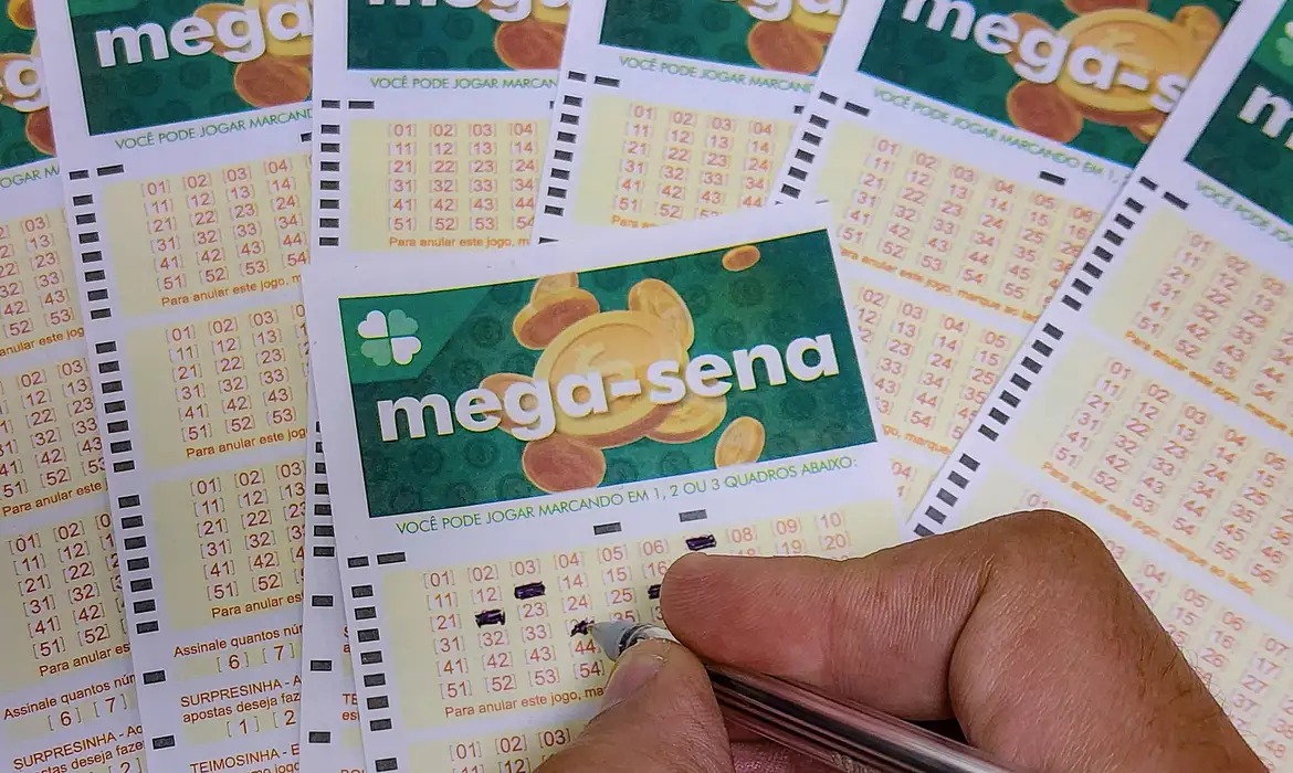 Mega-Sena acumula após ninguém acertar seis números