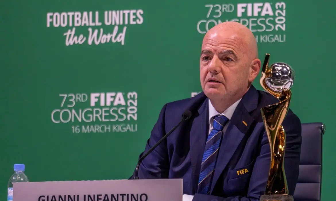 Eleição da FIFA em 2027 ganha novo cenário após ruptura da França com Infantino